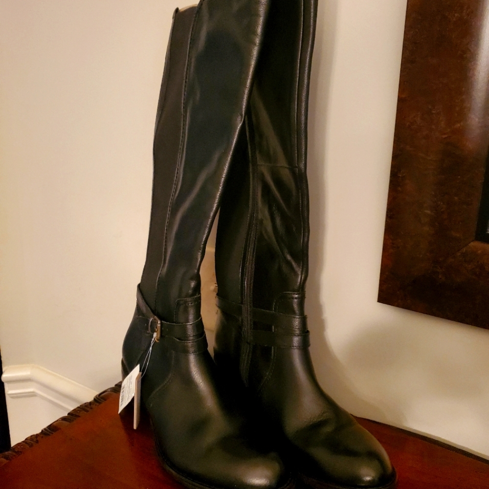 Women's George Riding Booths